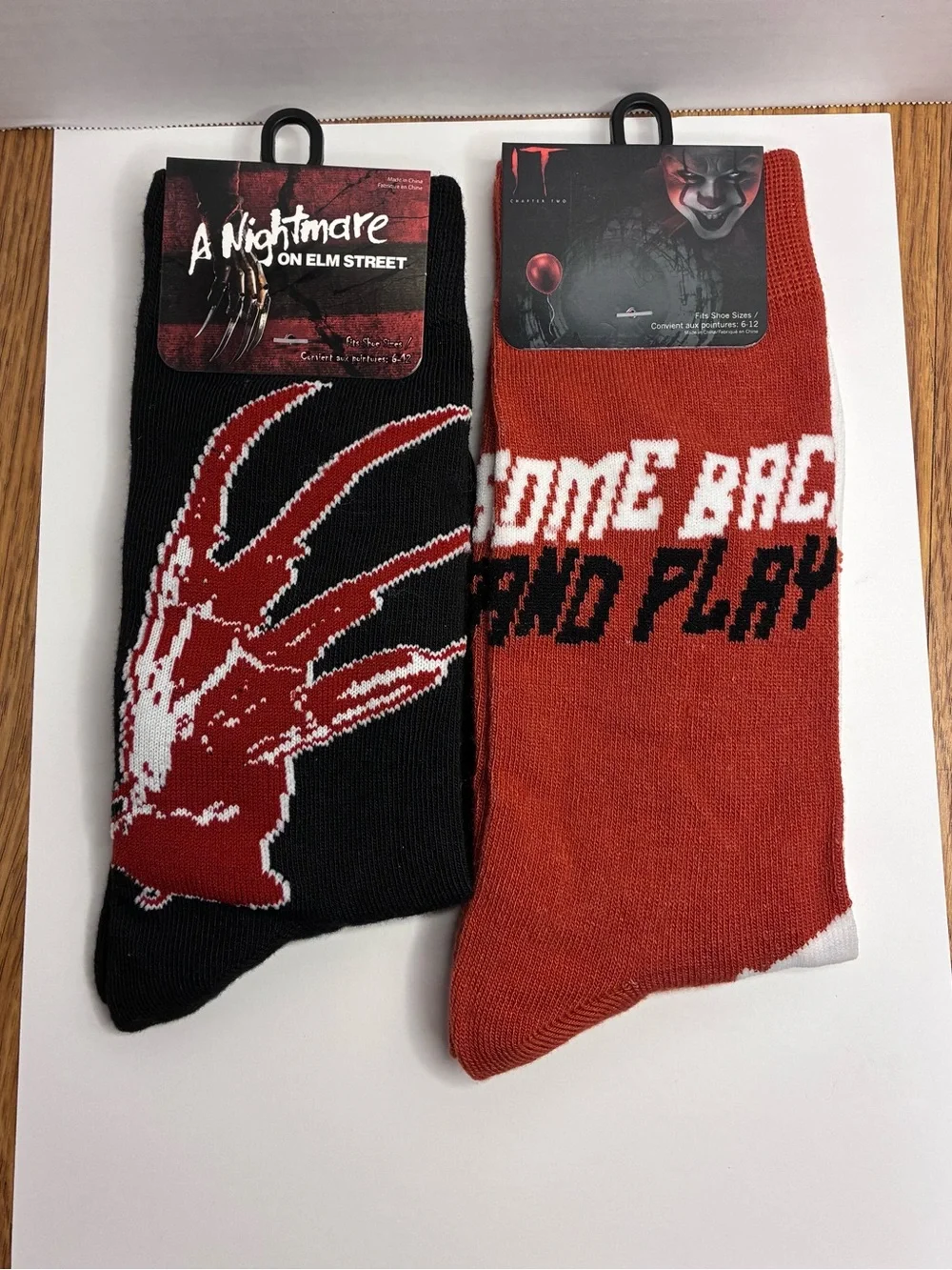 2 Pairs Horror Novelty Socks Nightmare On Elm Street And It Pennywise Size 6-12
